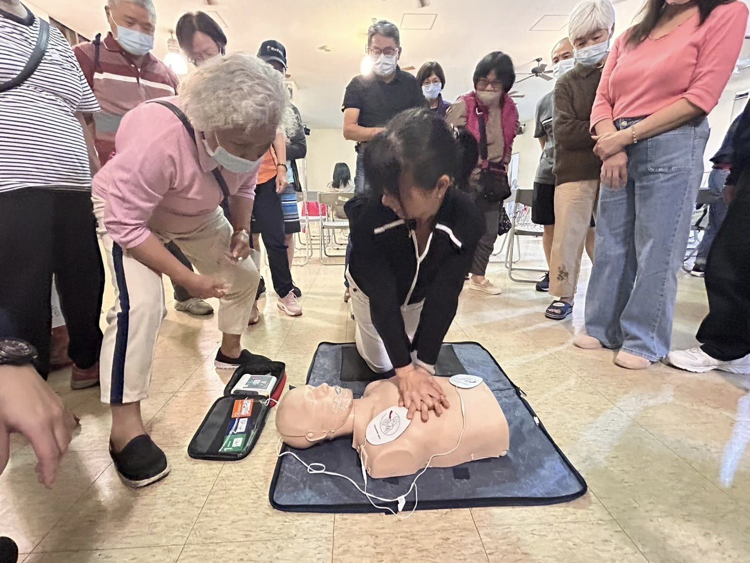 實際操作基本救護：心肺復甦術(CPR)